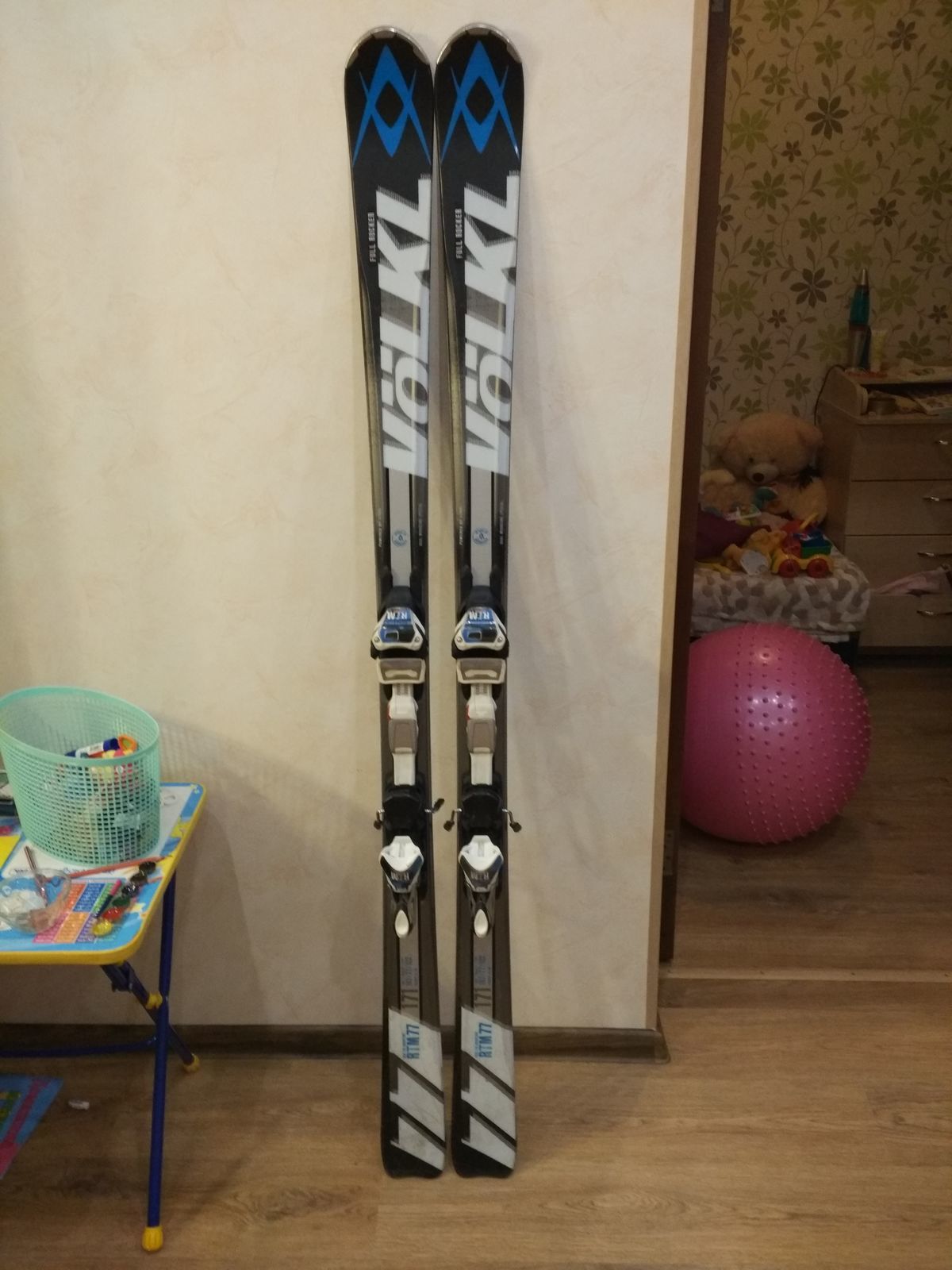 Р›С‹Р¶Рё Volkl RTM Tip Rocker