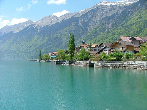 Озеро и горы