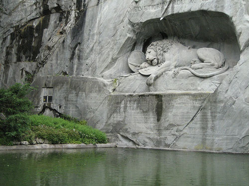 Умирающий лев