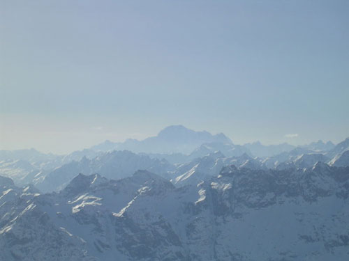 Монблан в дымке