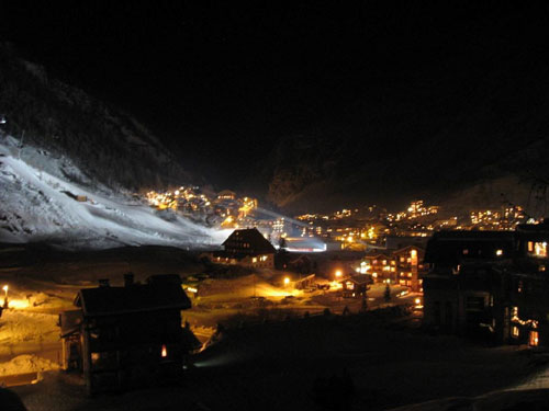 Валь д’Изер поздно вечером