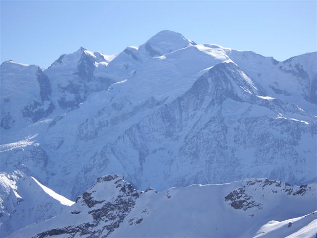 ...ñ âèäîì íà ìàññèâ Ìîíáëàíà