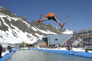                 (Waterslide)