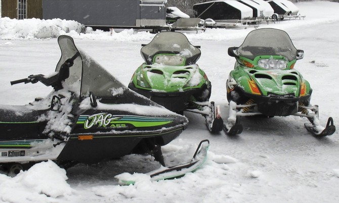 snowmobiles.jpg