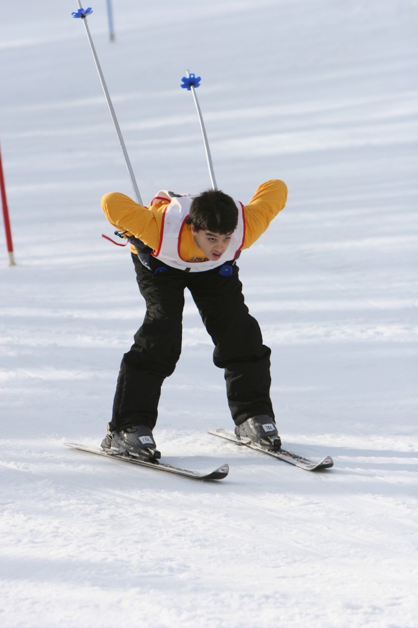 На склоне без инструктора – первый подъём и прямой спуск на горных лыжах