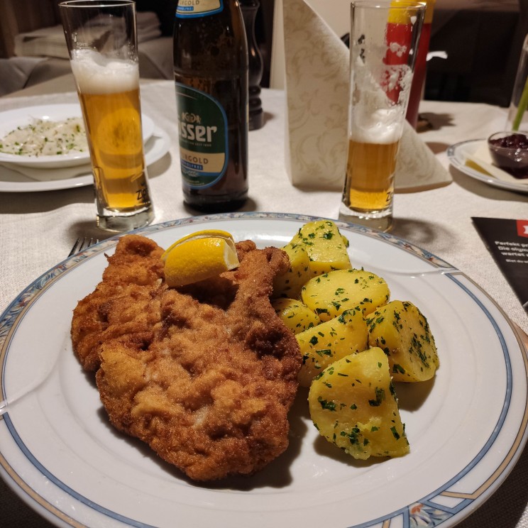 Типичный ужин в Австрии. Ничего лишнего, но очень вкусно.