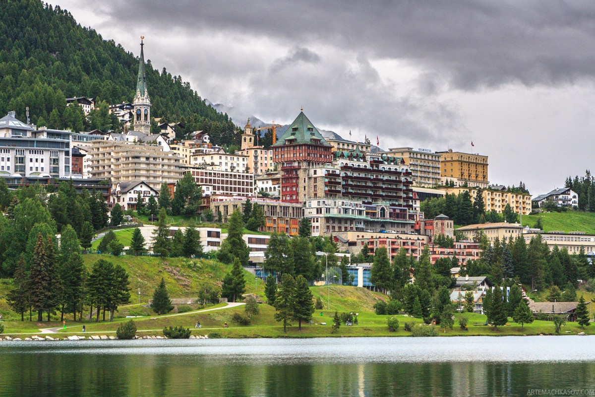 St moritz. Сент Мориц Швейцария. Город Санкт Мориц Швейцария. Санкт-Мориц Швейцария летом. Сент-Мориц Швейцария горнолыжный курорт.