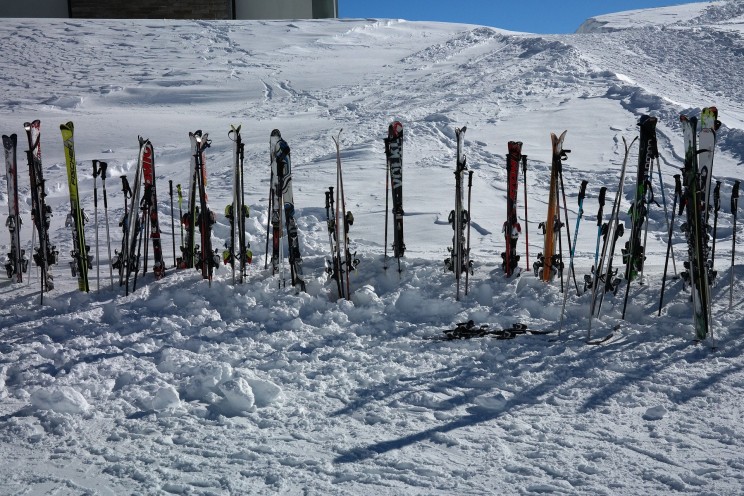 ski-poles-999264_1920.jpg