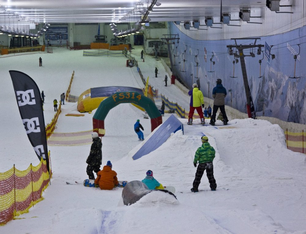 Сегодня снежком. Снежком сноуборд. Снежком Красногорск. Всесезонный горнолыжный комплекс «снежком». Москва снежком горнолыжный.